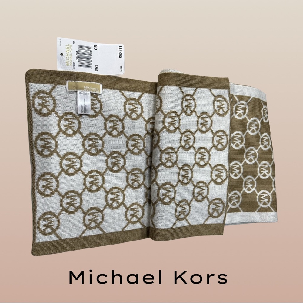 Michael Kors Reversible Logo Scarf Tan & White MK Monogram Knit NWT Winter Wrap - Picture 2 of 7